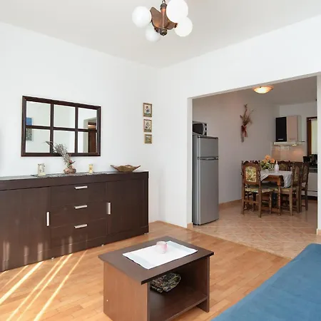 2412 Premantura
