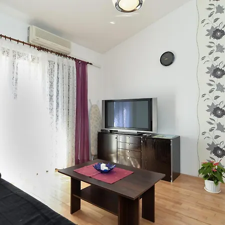 2412 * Premantura