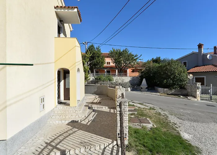 2412 * Premantura
